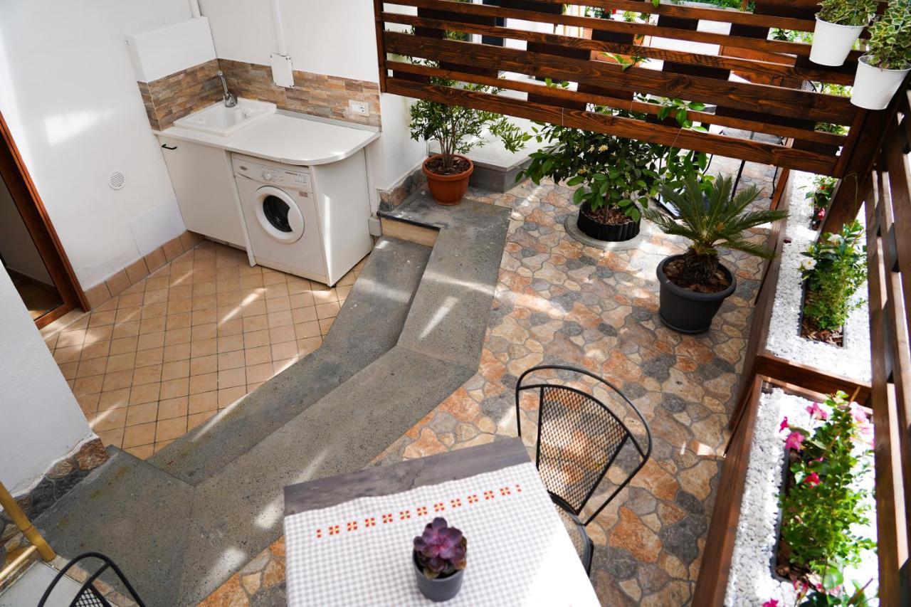 Familiainn Rooms & Apartments Pompei Ngoại thất bức ảnh